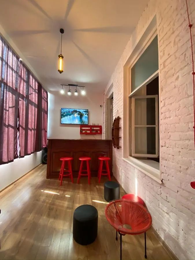 Red Door-Room With Private Bathroom ティビリシ