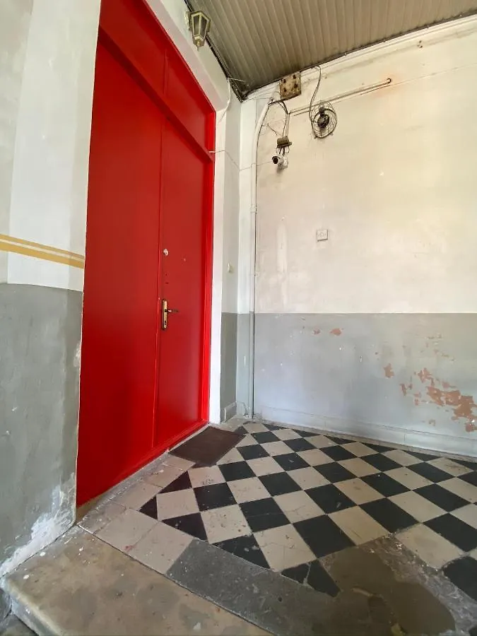 Red Door-Room With Private Bathroom ティビリシ